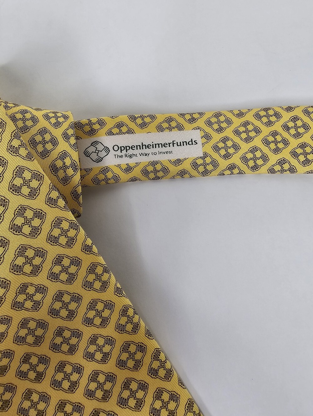 Vineyard Vines Custom Collection Silk Tie Oppenheimer Funds Yellow Hand Logo - Picture 2 of 4